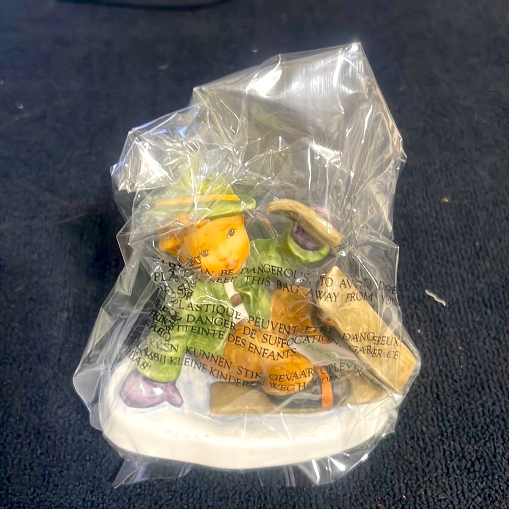 You can be a real amateur collector with these pieces